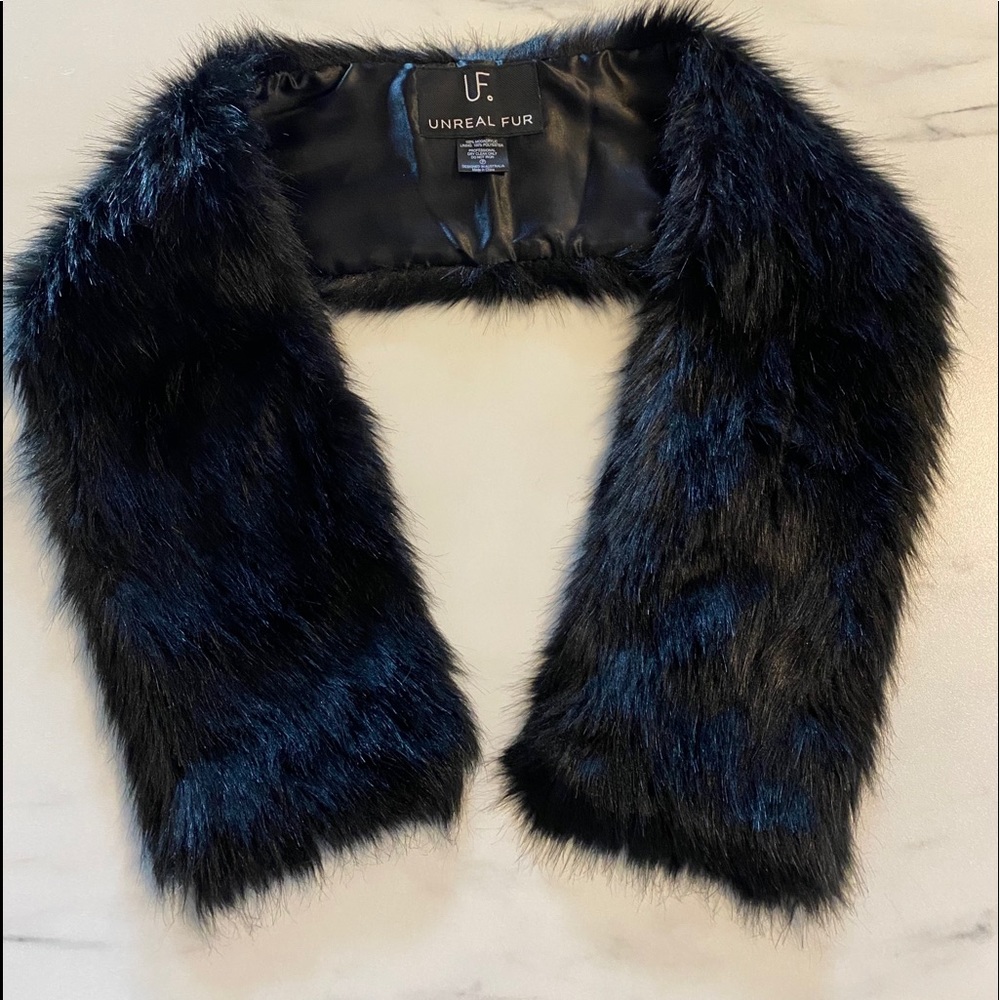 Unreal Fur Scarf - Picture 3 of 5